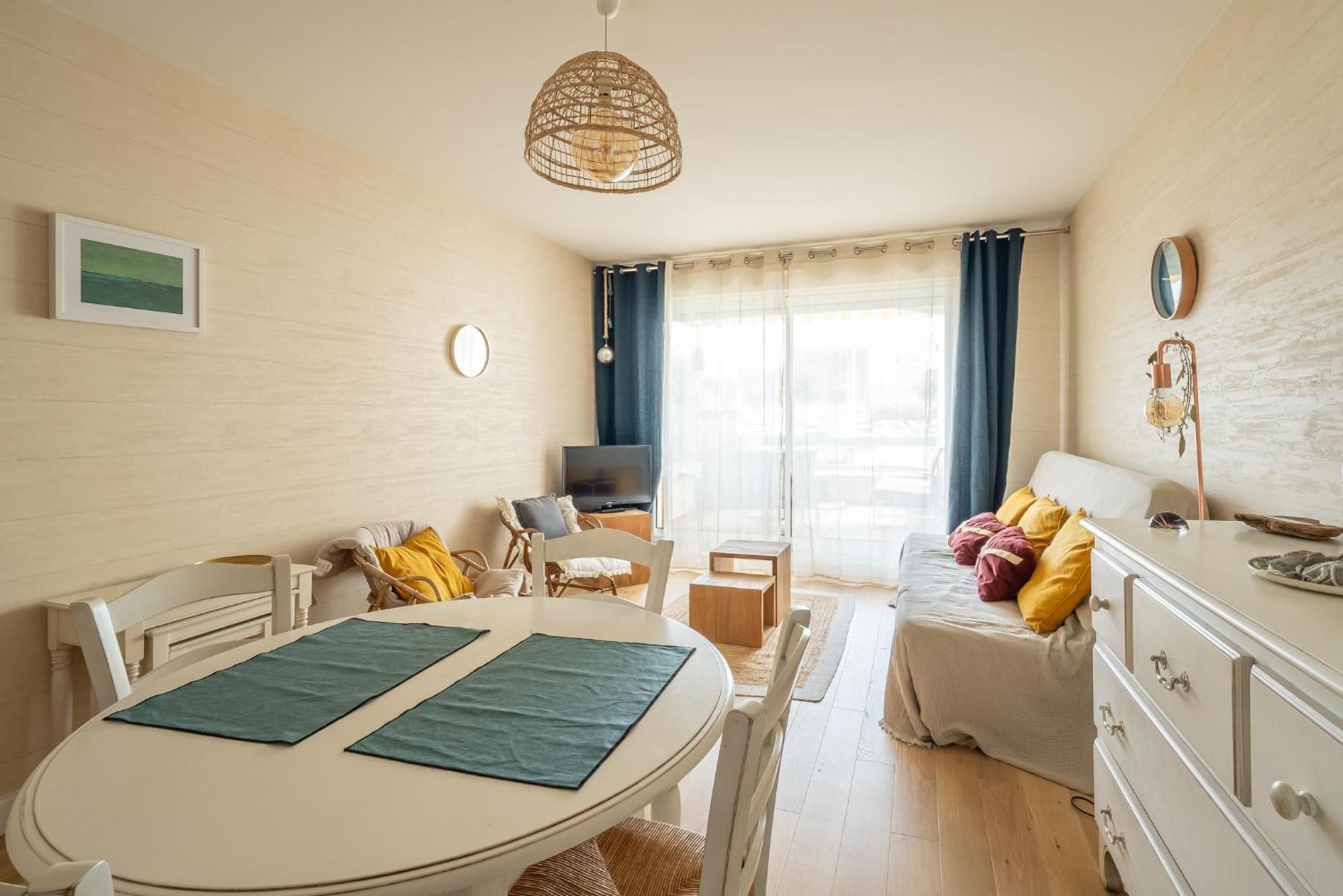 Agreable Appartement Et Terrasse A 2 Pas De La Mer Вимере Екстериор снимка